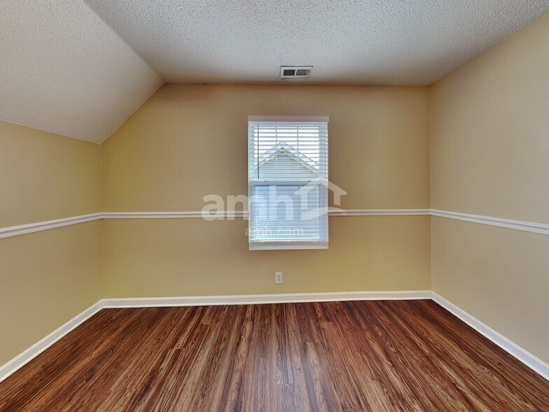 Building Photo - 2849 Elijah Dr