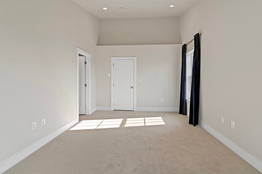 Building Photo - 23149 Dunlop Heights Ter
