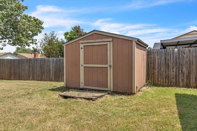 Building Photo - 4121 Monica Dr