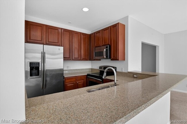 Building Photo - 3255 Camden Dr