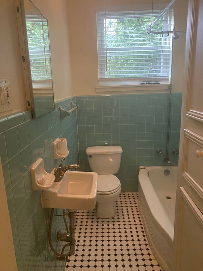 Building Photo - Bayou St. John Rental