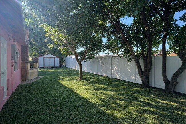 Building Photo - North 66th Avenue, Hollywood, FL 33024 - 3 BR 2 BA single-family home