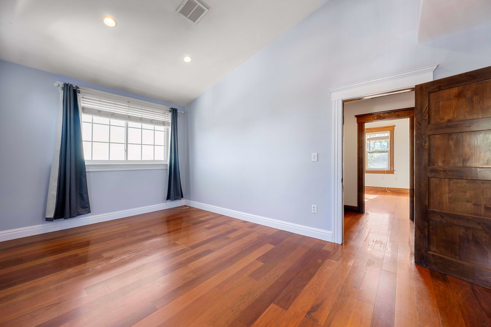 Building Photo - 76 Taft Ave