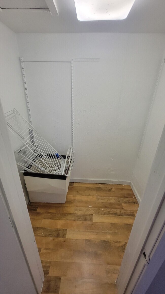 Building Photo - 2960 Call St