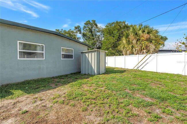 Building Photo - 7599 Meadowlawn Dr N