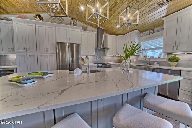 Building Photo - 263 Lullwater Dr