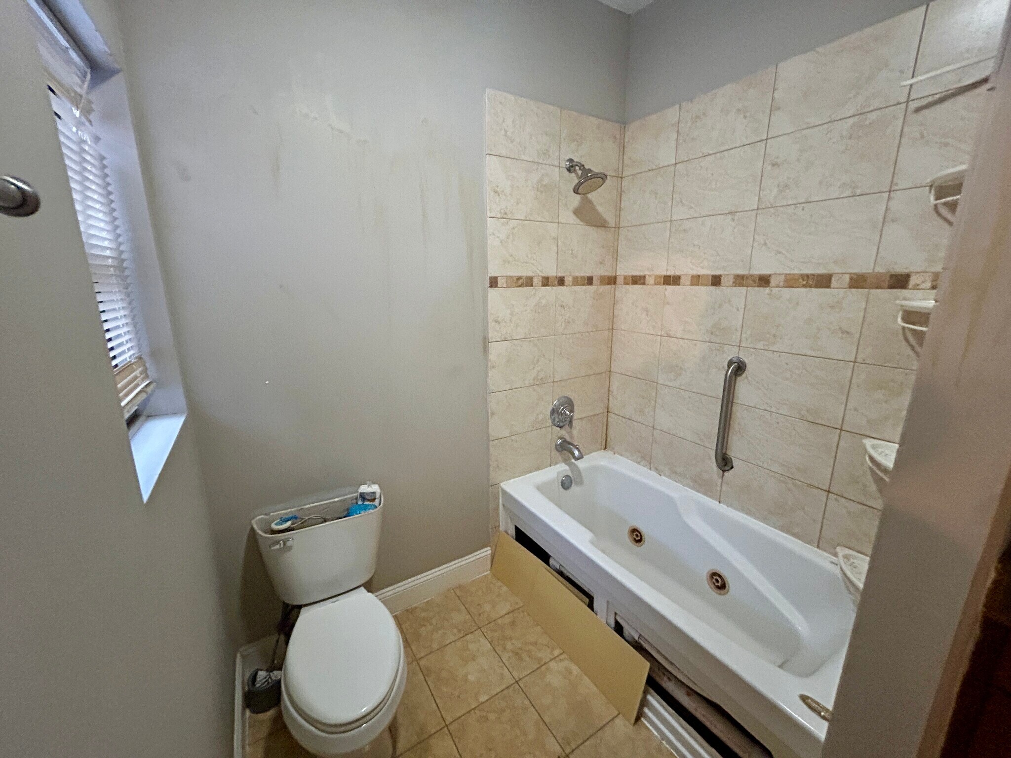 Building Photo - 1140 E Marquette Rd