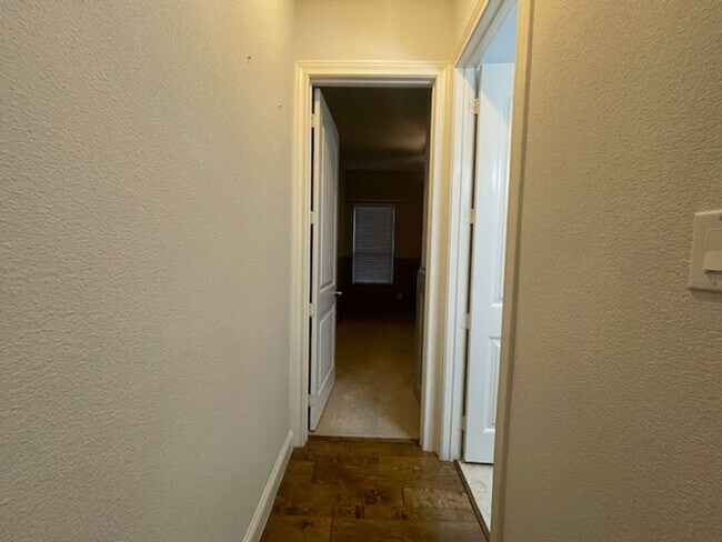 Building Photo - 2403 Cabrillo Ln