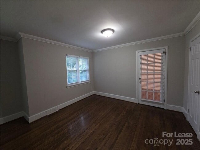 Building Photo - 4134 Sheridan Dr
