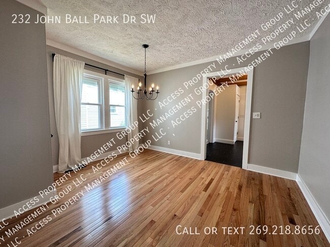 Building Photo - 232 John Ball Park Dr SW