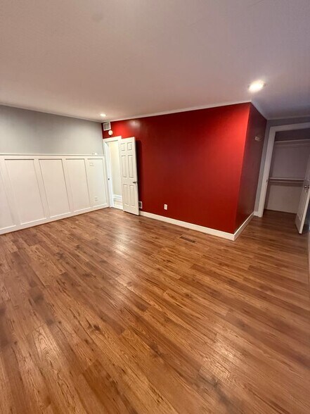 Building Photo - 525 Lee Rd