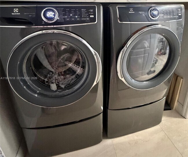 Building Photo - 21102 SW 92nd Ct