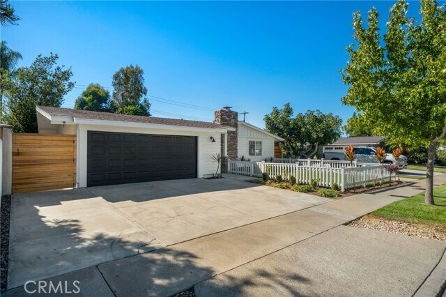 Building Photo - 2273 Columbia Dr