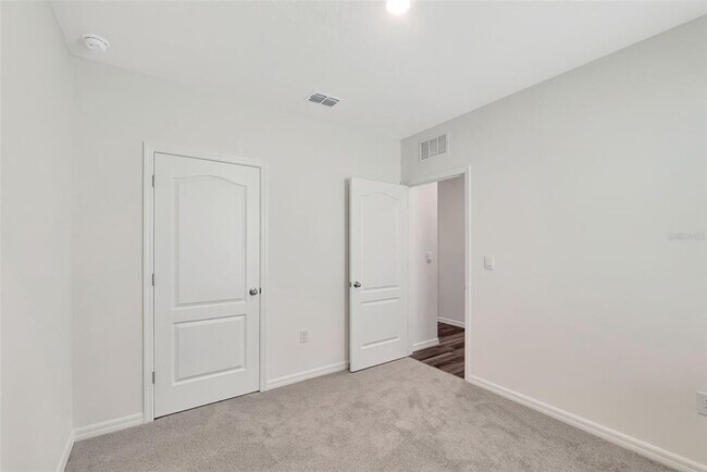 Building Photo - 5879 Galloping Dr