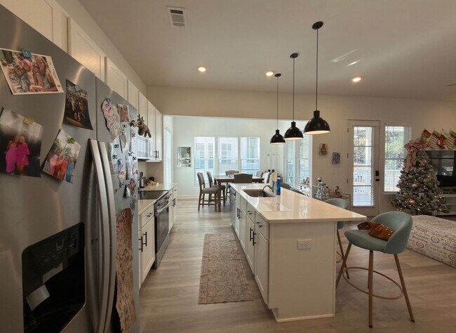 Building Photo - NEW CONSTRUCTION! NOW LEASING FOR AUGUST 2026!