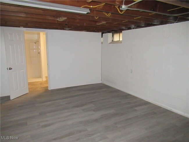 Building Photo - 285 Marion Dr