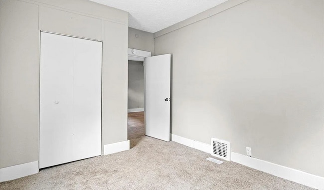 Building Photo - Modern 3 Bed 1 Bath - Section 8 Friendly