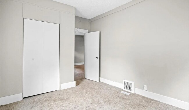 Building Photo - Modern 3 Bed 1 Bath - SECTION 8