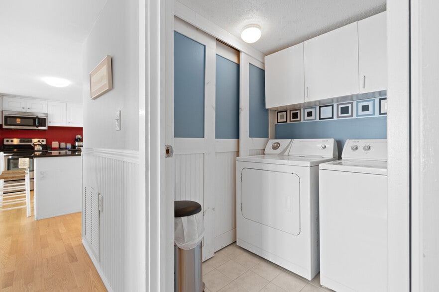 Building Photo - 1 Seacliff Ave