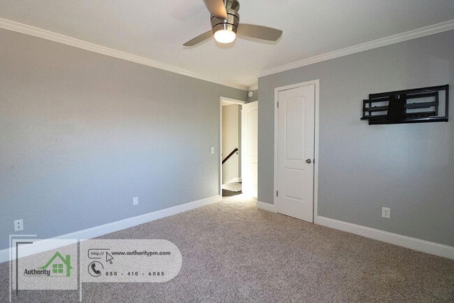 Building Photo - 251 Kamp Way