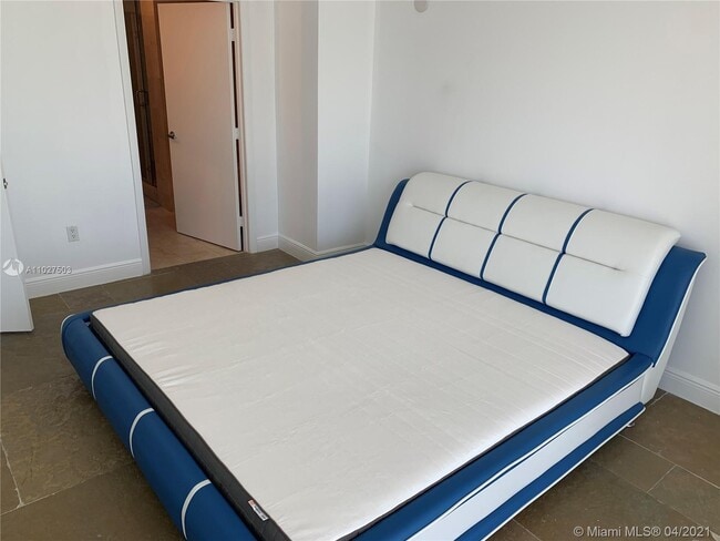 Building Photo - 6365 Collins Ave