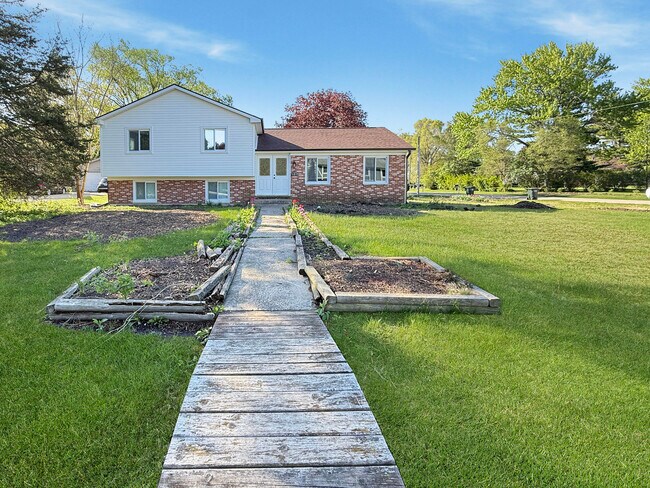 Building Photo - 59 Chestnut Cir