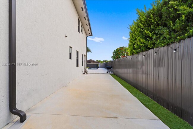 Building Photo - 14747 SW 38th Terrace