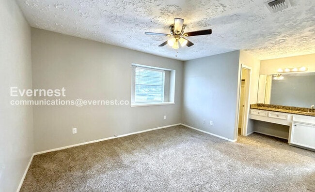 Building Photo - 20021 Cottonglade Ln