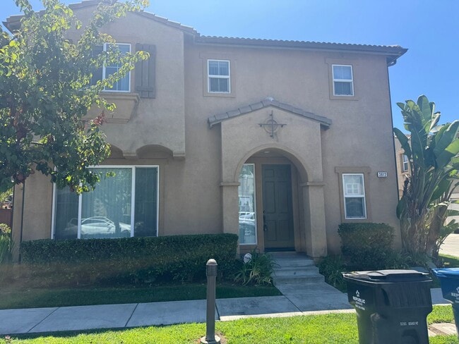 Building Photo - Welcome To Your New Home In Inglewood (Gat...