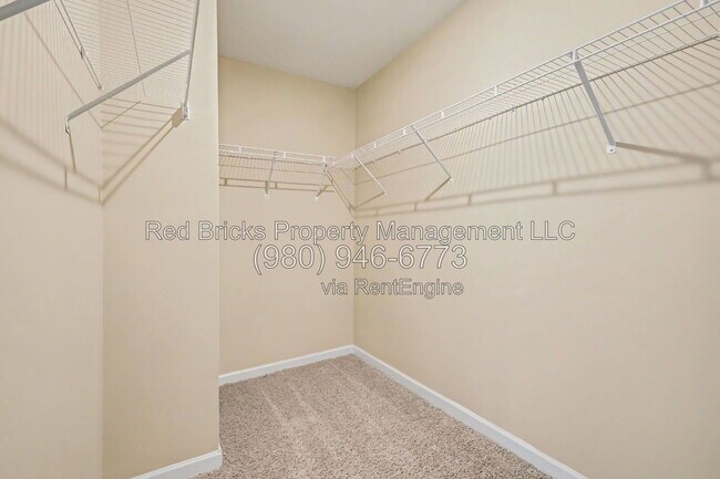 Building Photo - 5013 Spring Arbor Ln