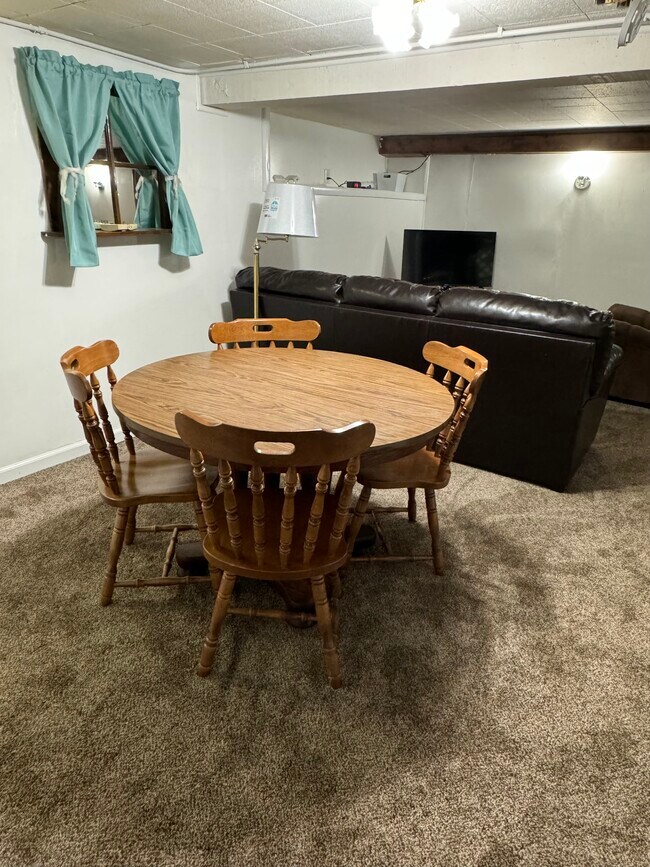Dining Area - 801 Miller St