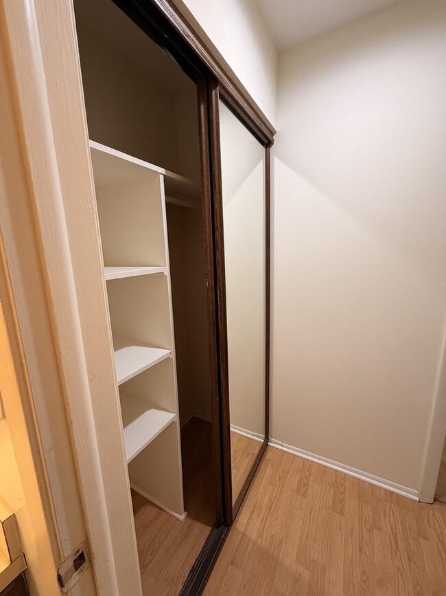 Building Photo - 1970 Cherry Ln