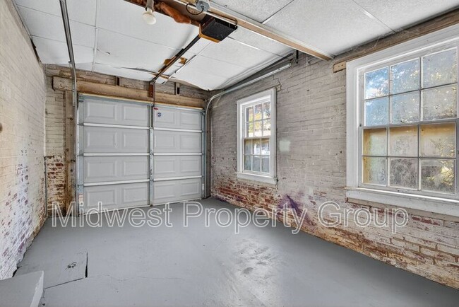 Building Photo - 46 N Harvey Ave