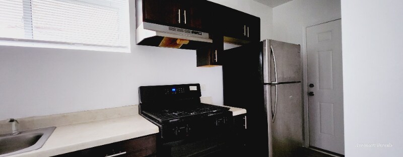 Building Photo - 1350 W 98th Pl
