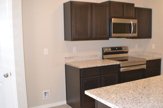 Building Photo - House For Lease in Midland