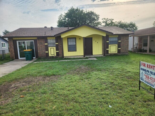 Primary Photo - 132 Meadow Way