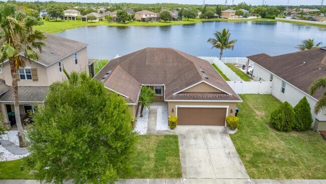 Building Photo - 12845 Sawgrass Pine Cir
