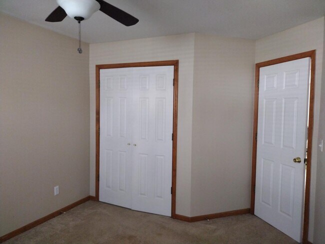 Building Photo - 950 Monterey Way