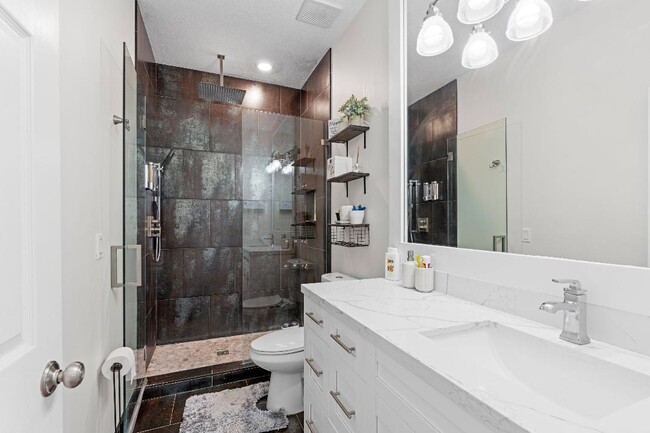 Building Photo - 4102 Artesa Dr