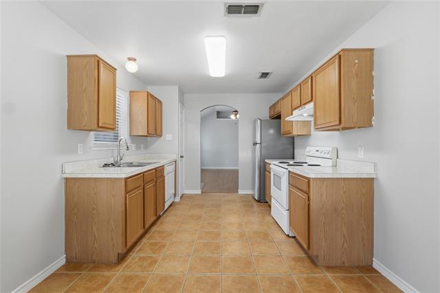 Building Photo - 13021 Evergreen Dr