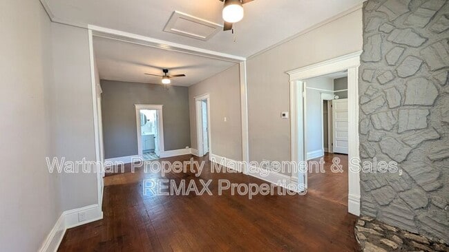 Building Photo - 1016 W Cucharras St