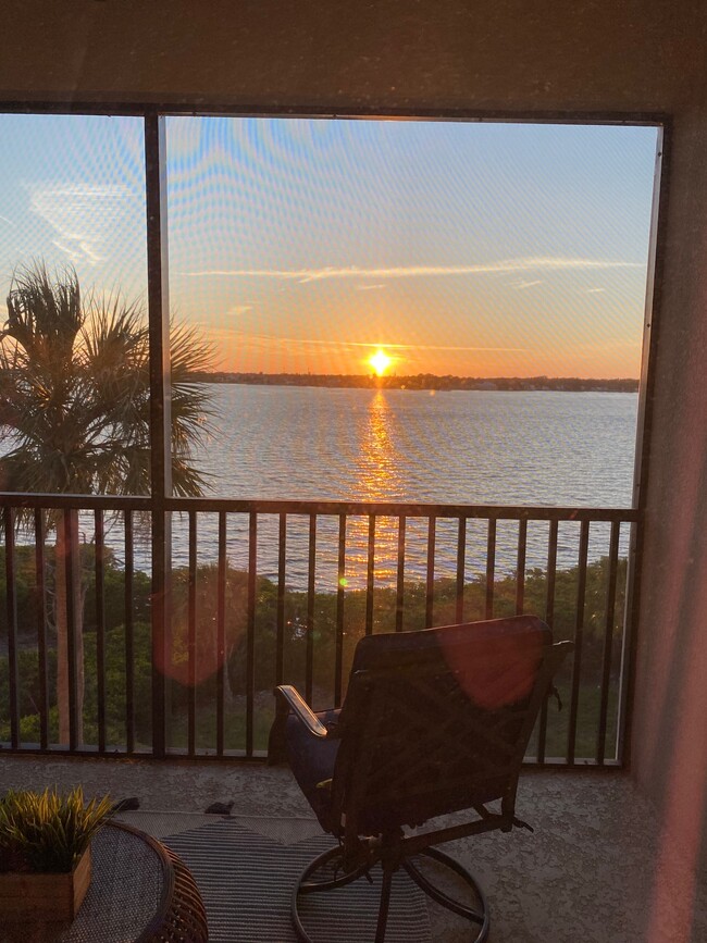 Building Photo - 1010 Tidewater Shores Loop