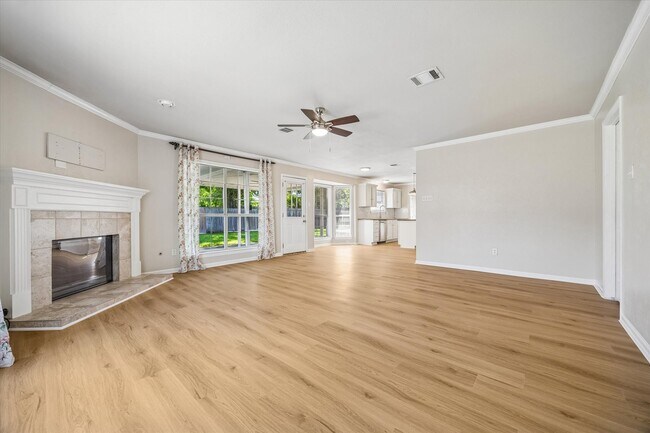 Building Photo - 9806 Gold Cup Way