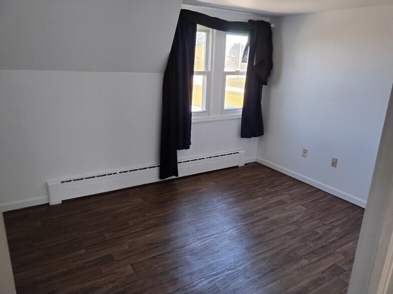 Bedroom 3 - 6331 104th St