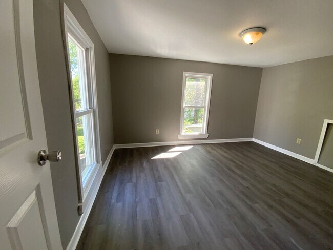 Building Photo - 2037 N Jefferson Ave