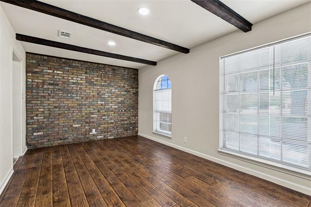 Building Photo - 532 FM 1187