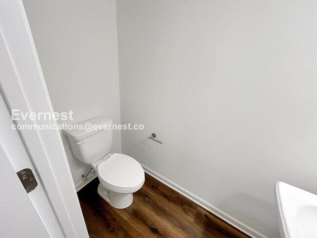 Building Photo - 825 Key St