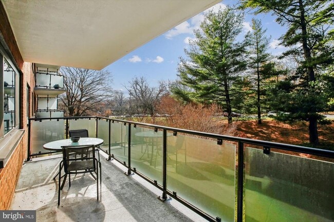 Building Photo - 4201 CATHEDRAL Ave NW