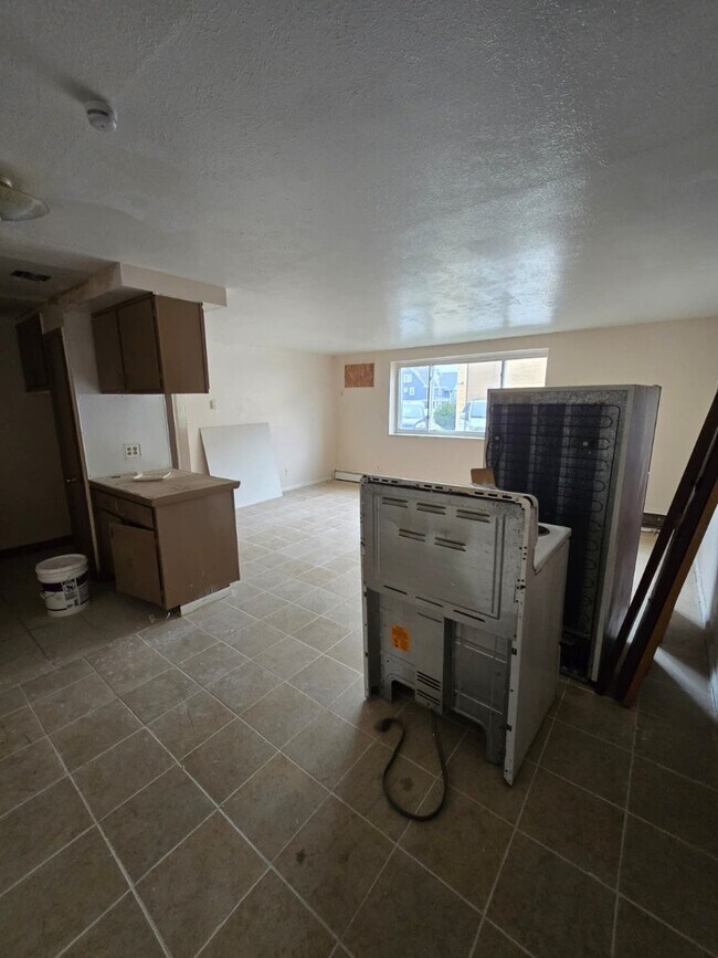 Building Photo - 1885 N Taylor Rd