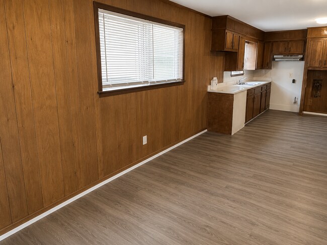 Building Photo - 3139 Charleston Dr